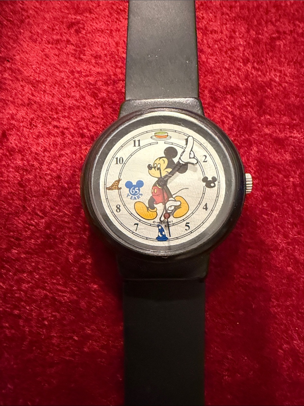Mickey Mouse Black Silicone Strap Watch - Disney needs battery vintage